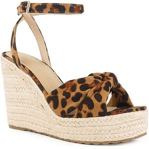 Womens 7 shoes brand new never worn